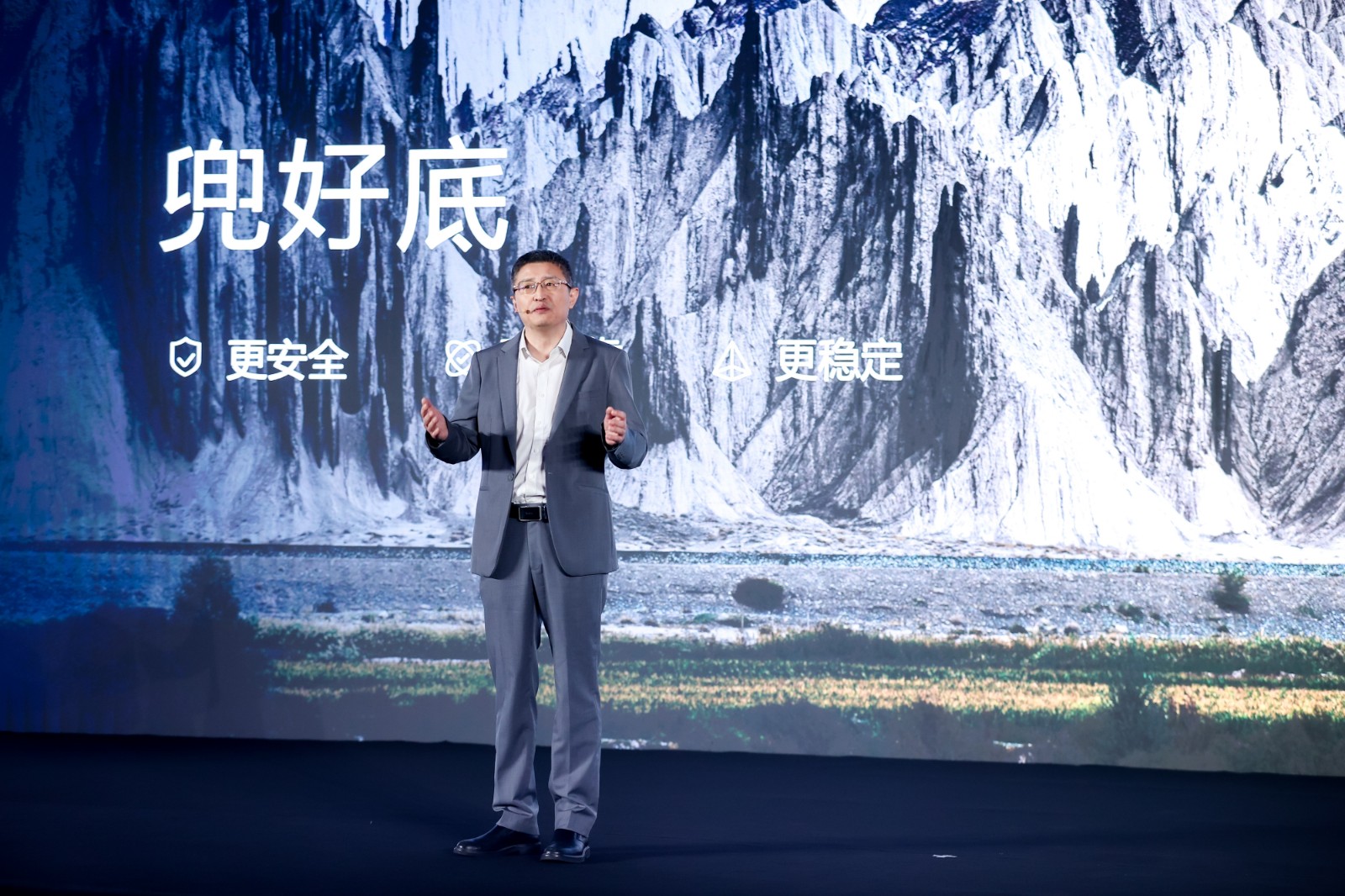 吳凱總照片.jpg 吳凱總照片.jpg